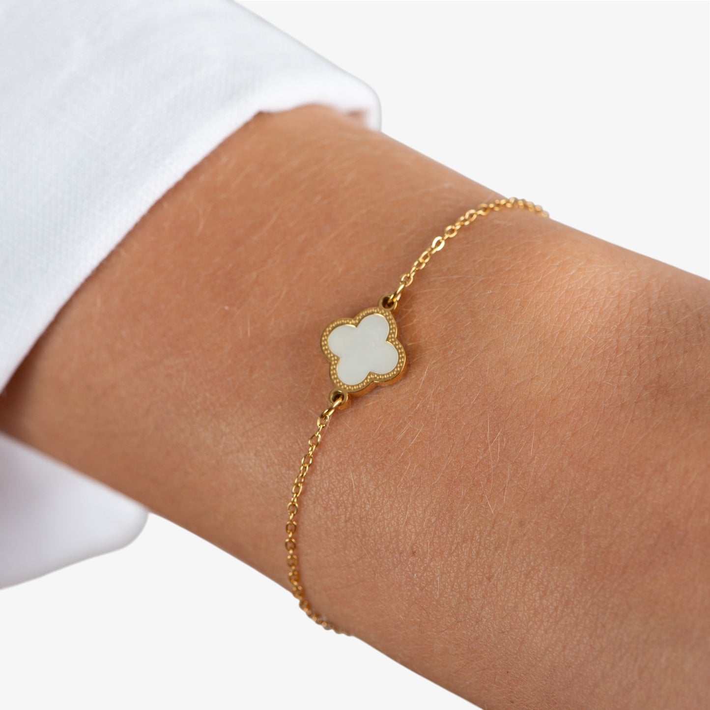 White Single Clover Bracelet