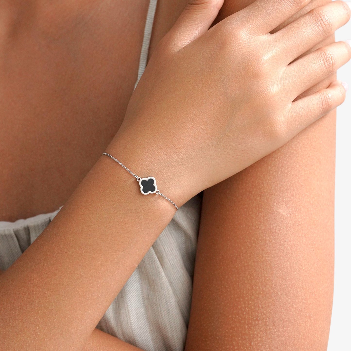 Black Single Clover Bracelet — waterproof stainless steel bracelet | LAFENY